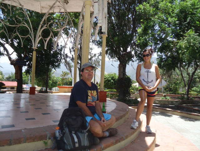 Dad and daughter...Parque Central, downtown Constanza.