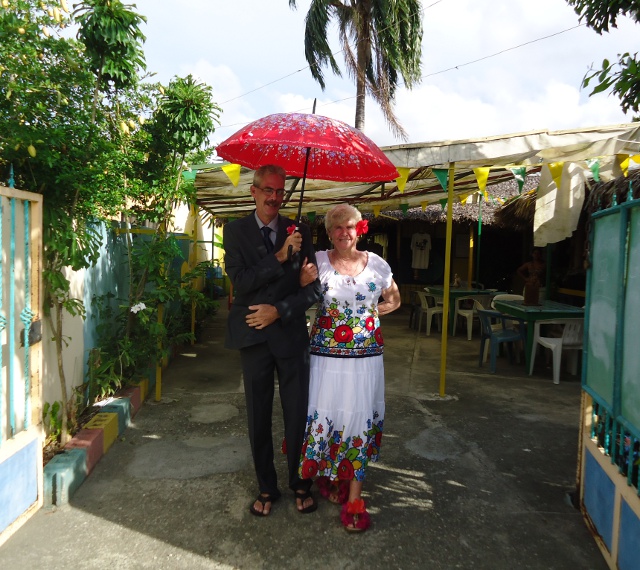 Gill and Lynn all dolled up and ready to take a stroll around town. Check out the flowers on Lynn's flip flops!