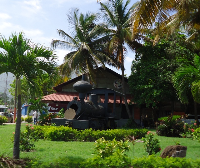 Tried to find some history on this train in Puerto Plata but could not find any...thought it was still a cool pic.